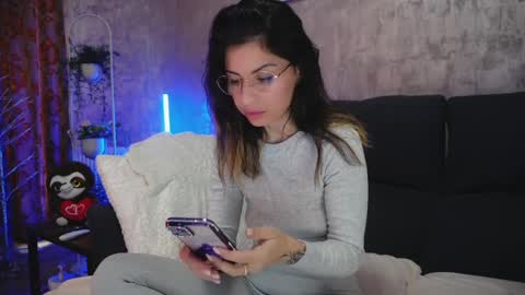 Snapshot of crissy_love chatting on February 17, 2025, 6:31 am crissy_love online show from February 17, 2025, 6:31 am