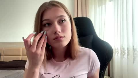 Snapshot of crissymemo chatting on June 9, 2026, 3:01 pm crissymemo online show from June 9, 2026, 3:01 pm