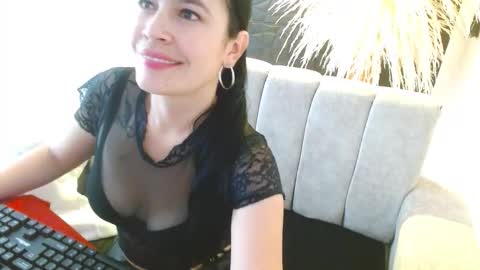 Snapshot of cristal1609 chatting on October 10, 2025, 1:32 pm cristal1609 online show from October 10, 2025, 1:32 pm