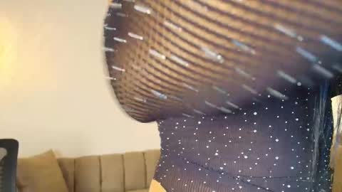 Snapshot of cristal_dim chatting on September 17, 2025, 7:26 pm CRISTAL online show from September 17, 2025, 7:26 pm