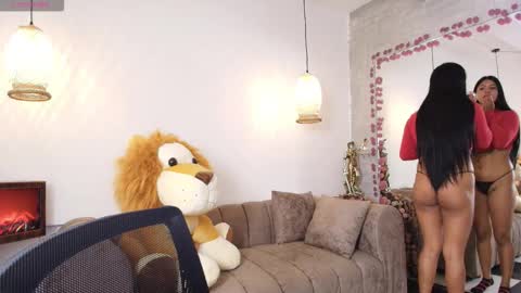 Snapshot of cristal_dim chatting on October 13, 2025, 2:17 pm CRISTAL online show from October 13, 2025, 2:17 pm