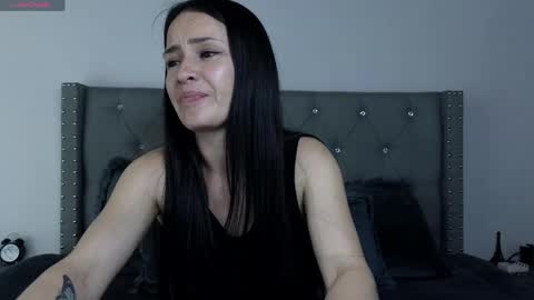  Alejandra from Wednesday to Saturday from 1000 pm to 400 am Colombian hour online show from April 11, 2026, 3:55 am