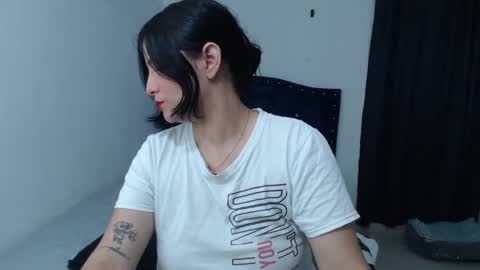 Snapshot of cristal_hot07 chatting on February 7, 2025, 2:50 am Cristal online show from February 7, 2025, 2:50 am