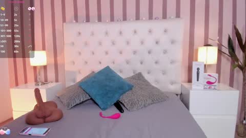 Snapshot of cristal_princess_ chatting on January 17, 2025, 4:17 am Cristal online show from January 17, 2025, 4:17 am