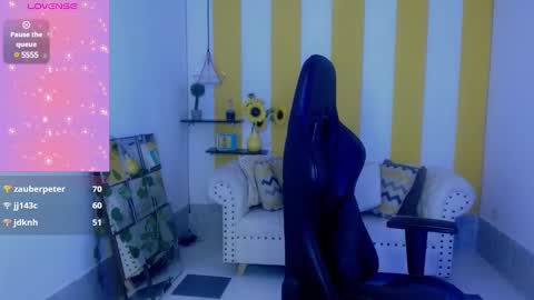 Snapshot of cristal_war chatting on January 3, 2025, 2:32 am Cristal online show from January 3, 2025, 2:32 am