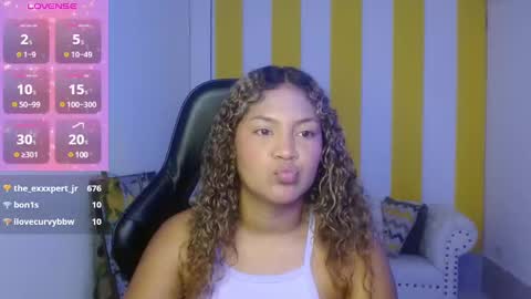 Snapshot of cristal_war chatting on January 3, 2025, 11:44 pm Cristal online show from January 3, 2025, 11:44 pm
