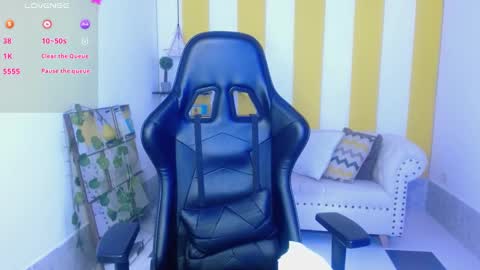 Snapshot of cristal_war chatting on January 9, 2025, 11:45 pm Cristal online show from January 9, 2025, 11:45 pm