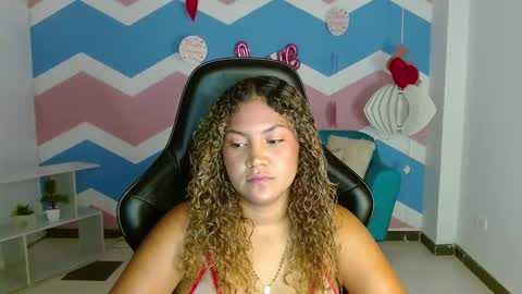 Snapshot of cristal_war chatting on February 14, 2025, 7:12 pm Cristal online show from February 14, 2025, 7:12 pm