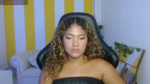 Snapshot of cristal_war chatting on February 25, 2025, 12:36 am Cristal online show from February 25, 2025, 12:36 am