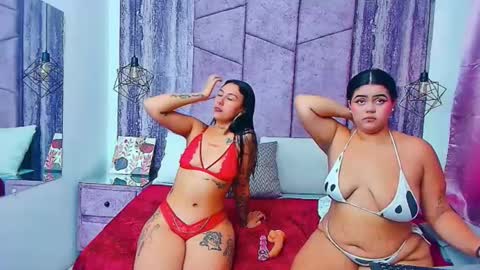 CristalANDzoe online show from February 4, 2026, 7:31 pm