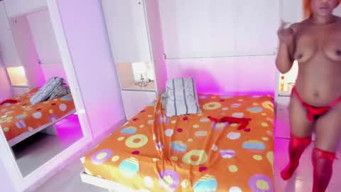 Snapshot of cristalbennet chatting on May 20, 2026, 8:15 pm cristalbennet online show from May 20, 2026, 8:15 pm