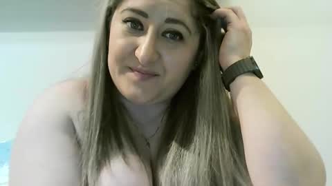 cristina20021991 online show from March 10, 2025, 9:18 pm