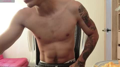 cristopher23  online show from October 7, 2025, 1:19 pm