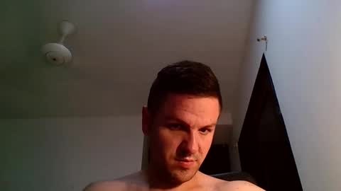 cristopher3042 online show from November 25, 2025, 2:44 am