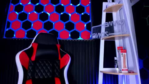 Cristopher  online show from April 15, 2026, 4:47 pm