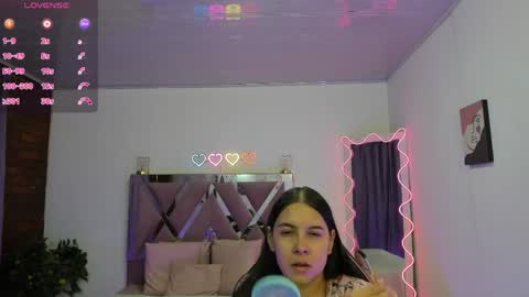 cristy_tay online show from April 8, 2026, 11:43 am