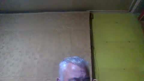 crmperez online show from November 18, 2025, 1:11 am