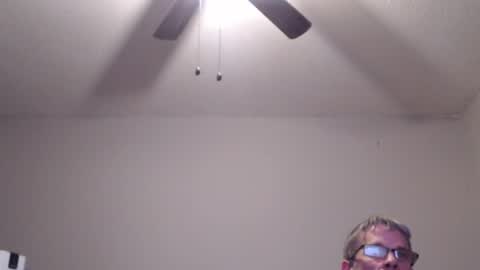 Crownandkat online show from January 11, 2026, 5:45 am