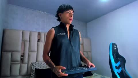 Croy online show from March 14, 2026, 6:02 pm