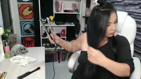 cruela_deviil online show from June 3, 2026, 8:36 pm