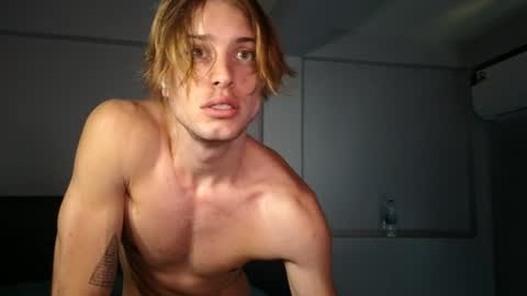 Lin inst lingoodyy online show from February 6, 2025, 3:16 am