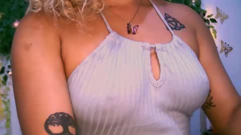 crysrus online show from February 23, 2025, 12:51 am