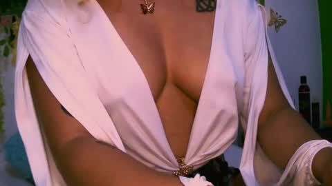 crysrus online show from March 3, 2025, 1:21 am