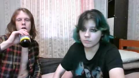 Snapshot of crystal_porn_love chatting on February 2, 2025, 9:19 am Crystal and Marcl online show from February 2, 2025, 9:19 am