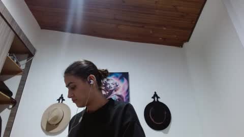 Crystal Blaze online show from February 19, 2026, 12:39 am