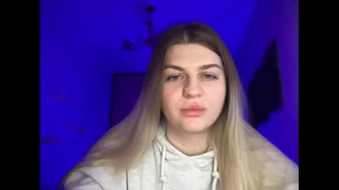 crystalblush01 online show from April 4, 2026, 11:18 am