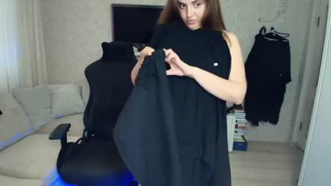 Snapshot of crystalemily chatting on June 12, 2026, 7:13 pm crystalemily online show from June 12, 2026, 7:13 pm