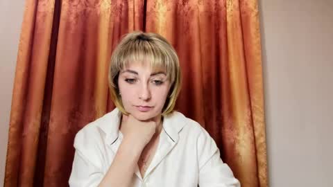 Snapshot of crystalfever_ chatting on May 11, 2026, 7:11 pm Mary online show from May 11, 2026, 7:11 pm