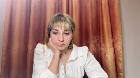 Snapshot of crystalfever_ chatting on May 15, 2026, 6:26 pm Mary online show from May 15, 2026, 6:26 pm