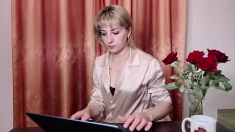 Snapshot of crystalfever_ chatting on June 14, 2026, 8:55 pm Mary online show from June 14, 2026, 8:55 pm