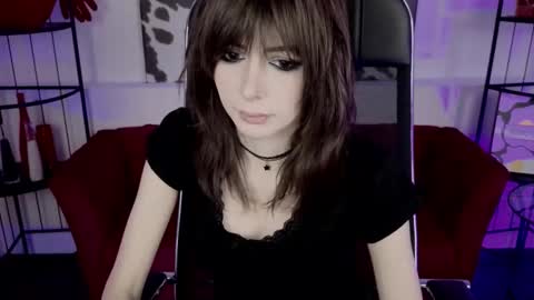 crystallbloom online show from March 4, 2026, 1:17 pm