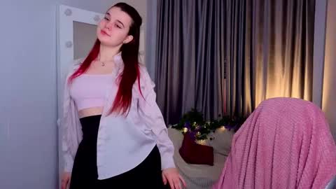 Snapshot of crystallcutie chatting on March 20, 2026, 9:41 pm Lora online show from March 20, 2026, 9:41 pm