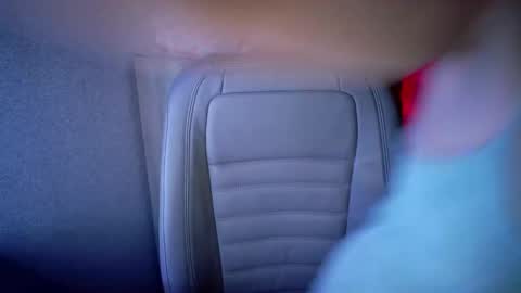 Snapshot of crystallkris chatting on December 17, 2024, 4:12 am Kristina online show from December 17, 2024, 4:12 am