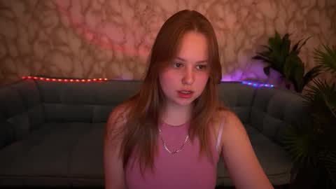 Snapshot of crystallpaws_ chatting on October 13, 2025, 7:14 pm crystallpaws_ online show from October 13, 2025, 7:14 pm