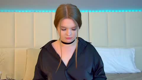 Crystal online show from March 2, 2025, 3:27 pm