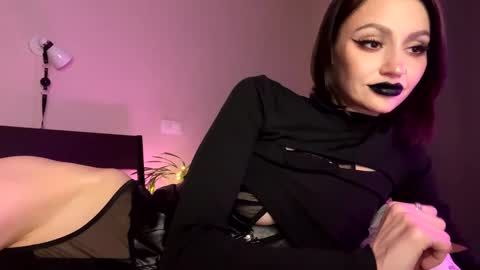 Molly Moore online show from December 17, 2024, 12:34 am