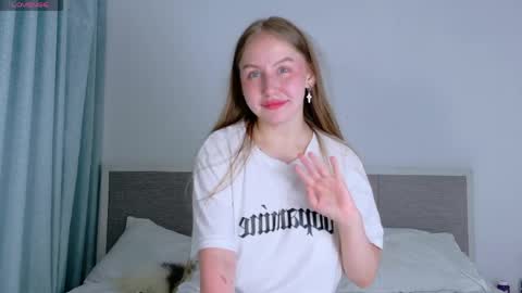 Lina online show from May 11, 2026, 11:05 am