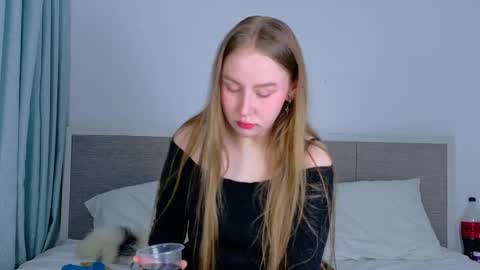 Lina online show from May 12, 2026, 10:56 am
