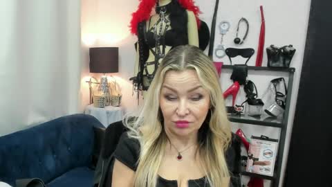 CrystalHotty online show from March 31, 2026, 4:57 am