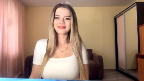 Jesi online show from April 19, 2026, 7:40 am