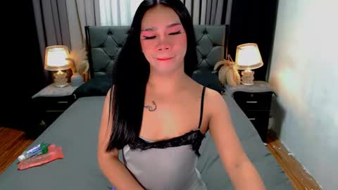 Snapshot of crytastal_lust1212 chatting on June 17, 2026, 9:34 am bea takashi online show from June 17, 2026, 9:34 am