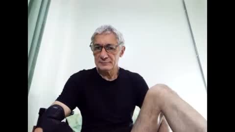 Snapshot of cucaio18 chatting on February 18, 2025, 2:05 am BIG UNCUT HARD COCK online show from February 18, 2025, 2:05 am