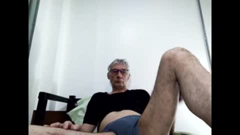 Snapshot of cucaio18 chatting on February 20, 2025, 12:19 am BIG UNCUT HARD COCK online show from February 20, 2025, 12:19 am