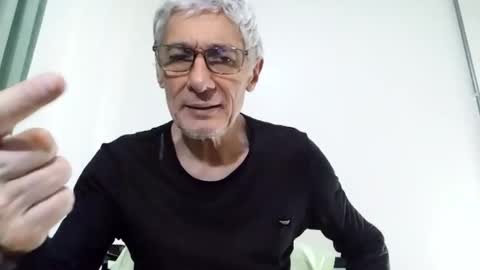 Snapshot of cucaio18 chatting on February 21, 2025, 7:23 am BIG UNCUT HARD COCK online show from February 21, 2025, 7:23 am