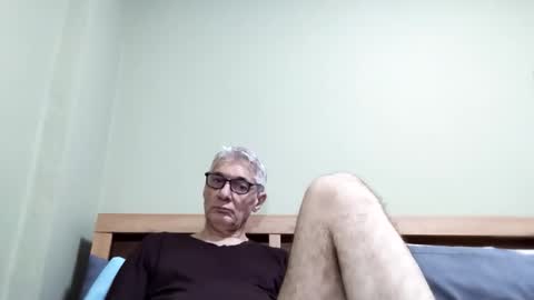 Snapshot of cucaio18 chatting on October 20, 2025, 1:06 am BIG UNCUT HARD COCK online show from October 20, 2025, 1:06 am