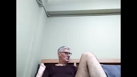 Snapshot of cucaio18 chatting on October 22, 2025, 4:02 am BIG UNCUT HARD COCK online show from October 22, 2025, 4:02 am